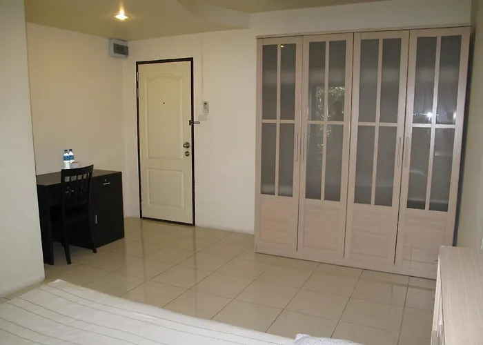 Grand View Condominia 2*